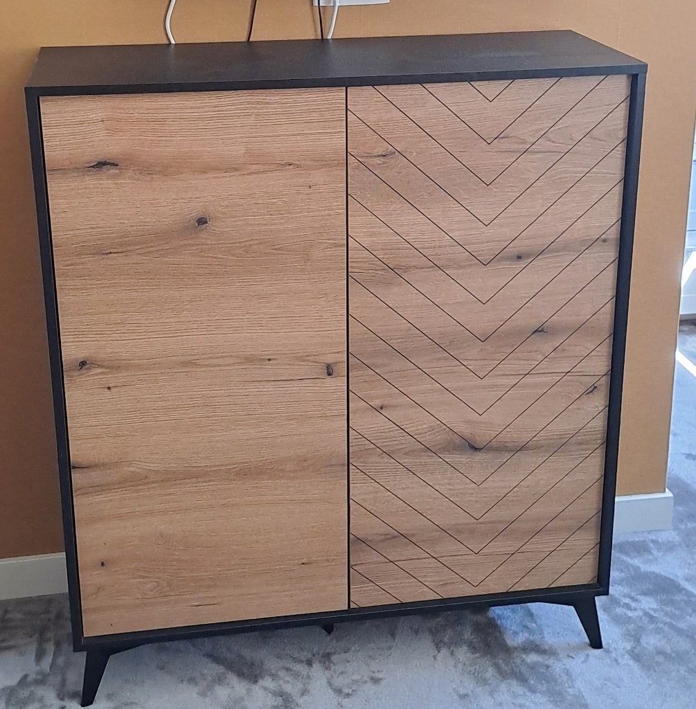 Sesley, Hoge kast met twee deuren, visgraat, Ophalen, Met deur(en), 100 tot 150 cm, 100 tot 150 cm