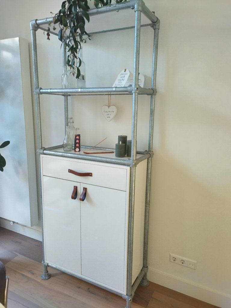Kast gemaakt van gasbuis, Met deur(en), 200 cm of meer, Modern ,Industrieel, 50 tot 100 cm