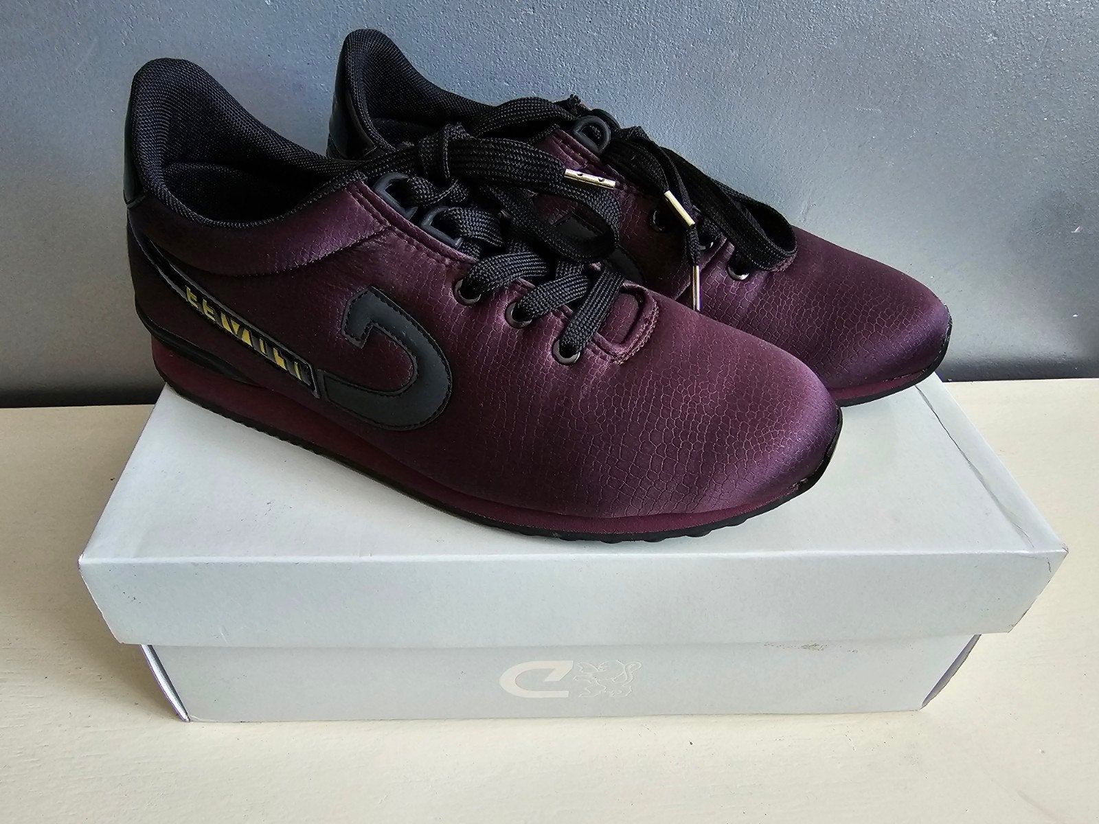 OPRUIMING CRUYFF; MOOIE SNEAKERS ZGAN 38 € 15,-, Ophalen, Zo goed als nieuw, Sneakers of Gympen