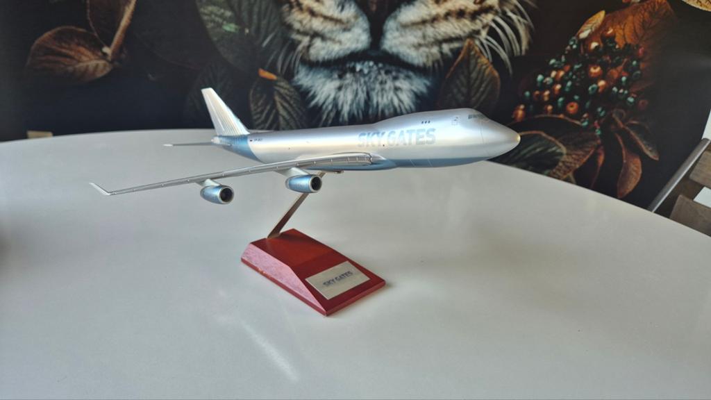 Boeing 747 Freighter "Skygates" 1:200, Verzamelen, Luchtvaart en Vliegtuigspotten, Ophalen of Verzenden, Zo goed als nieuw, Schaalmodel