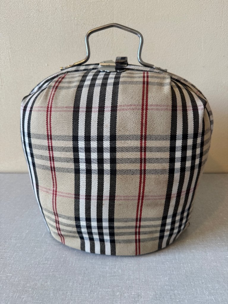 Z.G.A.N. theemuts - theebeurs knipsluiting Burberry ruit, Huis en Inrichting, Overige typen, Ophalen of Verzenden, Zo goed als nieuw