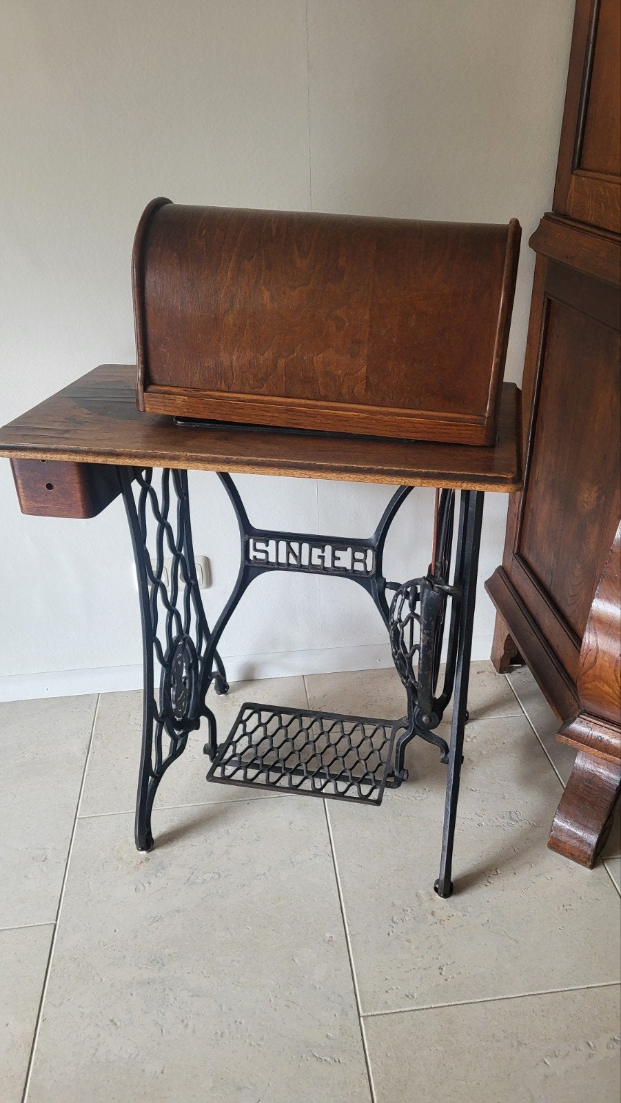 Antieke Singer Naaimachine met Onderstel, Antiek en Kunst, Ophalen
