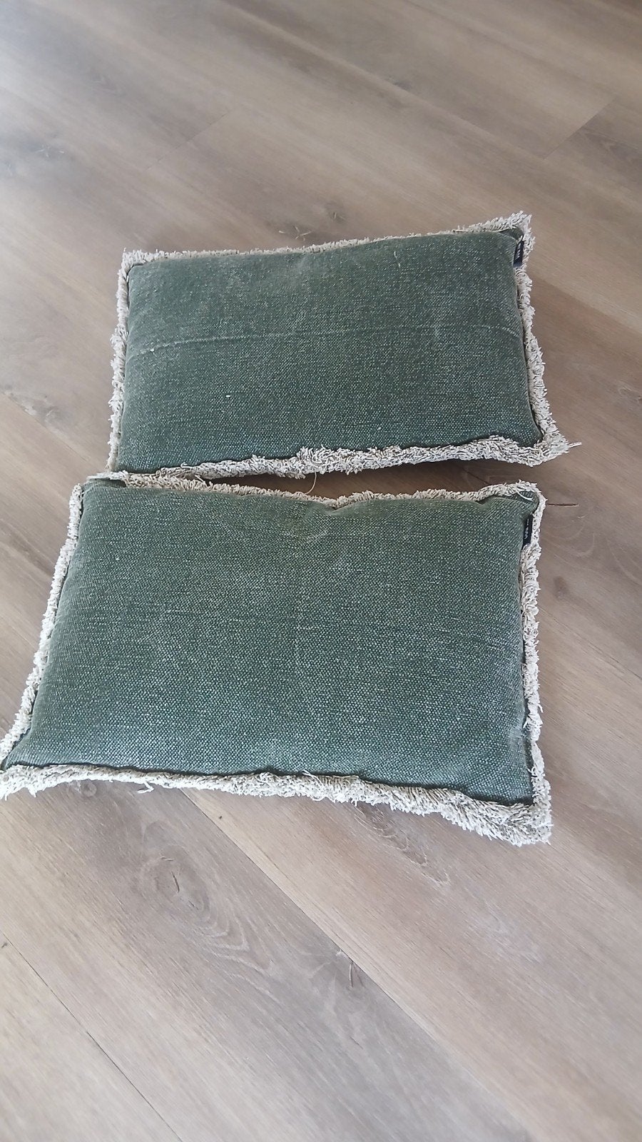 2 mooie sierkussens BY-BOO, Huis en Inrichting, Woonaccessoires | Kussens, Ophalen of Verzenden, Zo goed als nieuw, Sierkussen