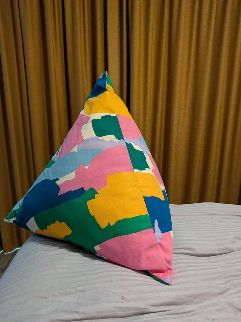 IKEA EKLUGGMAL Kussen - Zo goed als nieuw, rookvrij huis, Huis en Inrichting, Woonaccessoires | Kussens, Ophalen of Verzenden