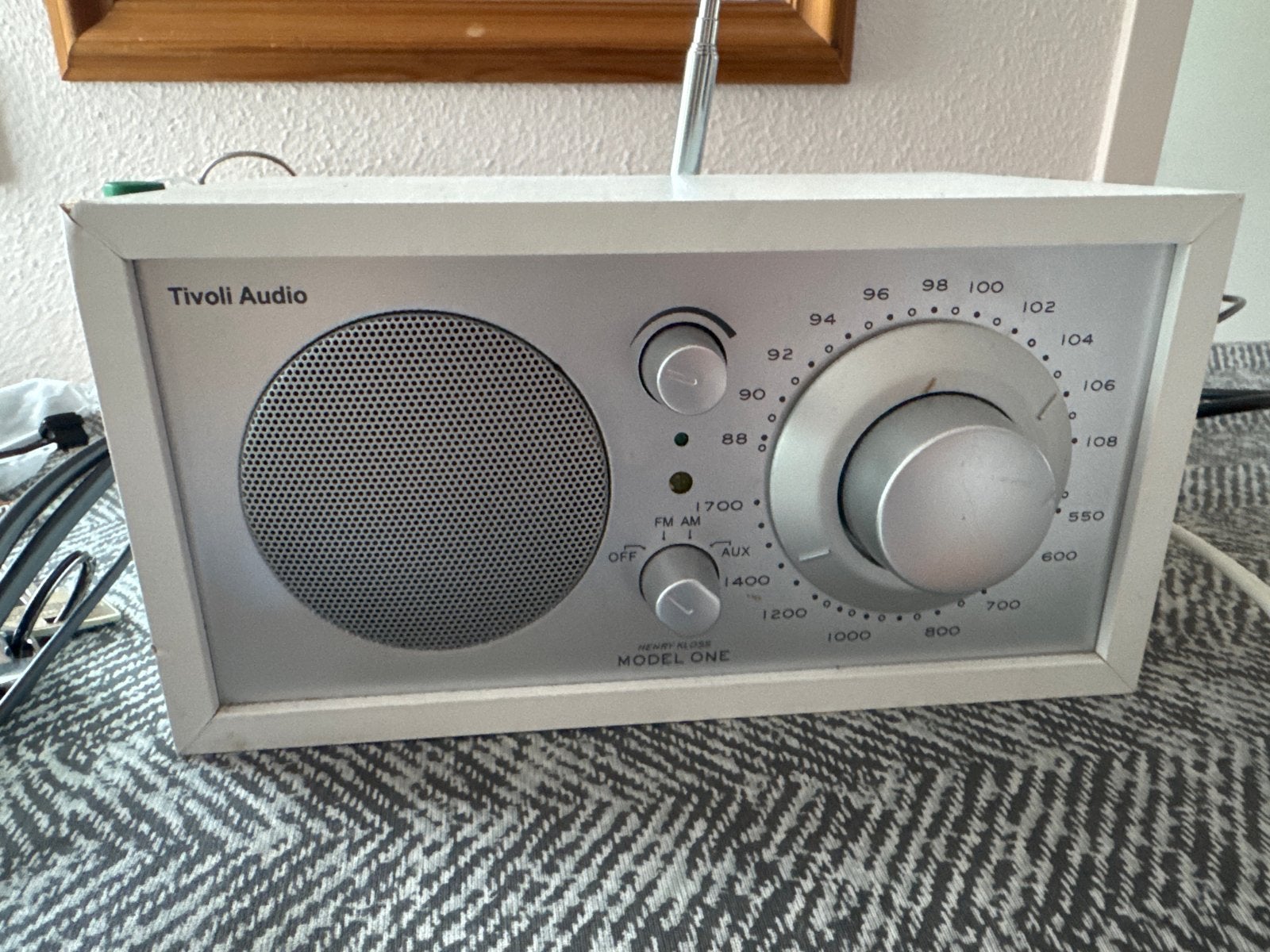Tivoli Audio Model One Radio - Wit, Ophalen of Verzenden, Zo goed als nieuw, Radio