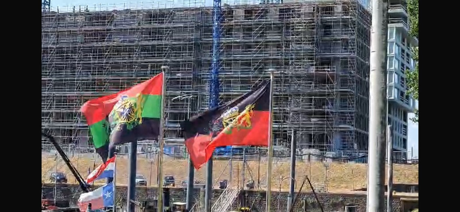 Nec vlag wapen van nijmegen, Ophalen of Verzenden, Zo goed als nieuw