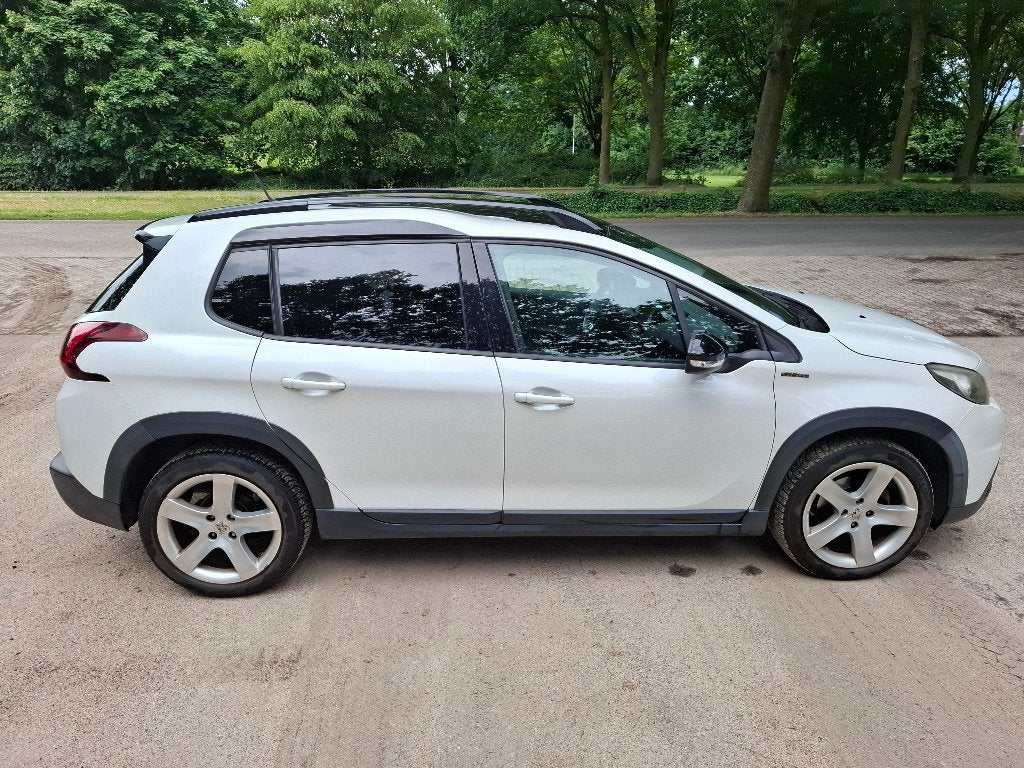 Peugeot 2008 1.2 VTI 81KW Eat6 2016 Wit, Auto's, Peugeot, Stof, Zwart, 1199 cc, Particulier
