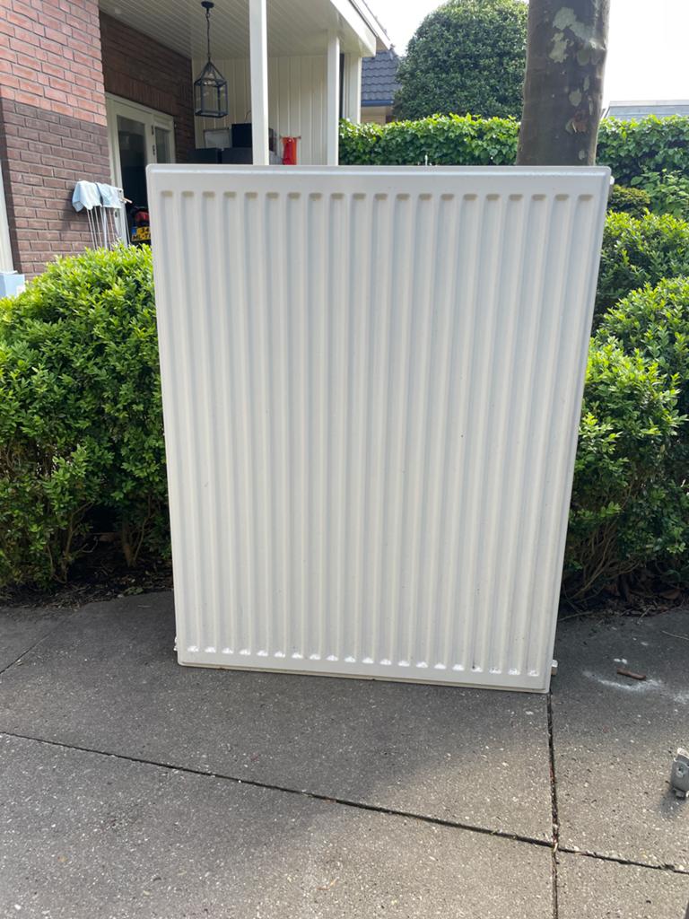 Radiator 90 cm hoog, 70 cm breed, Doe-het-zelf en Verbouw, Verwarming en Radiatoren, Ophalen, Gebruikt, Radiator, 60 tot 150 cm