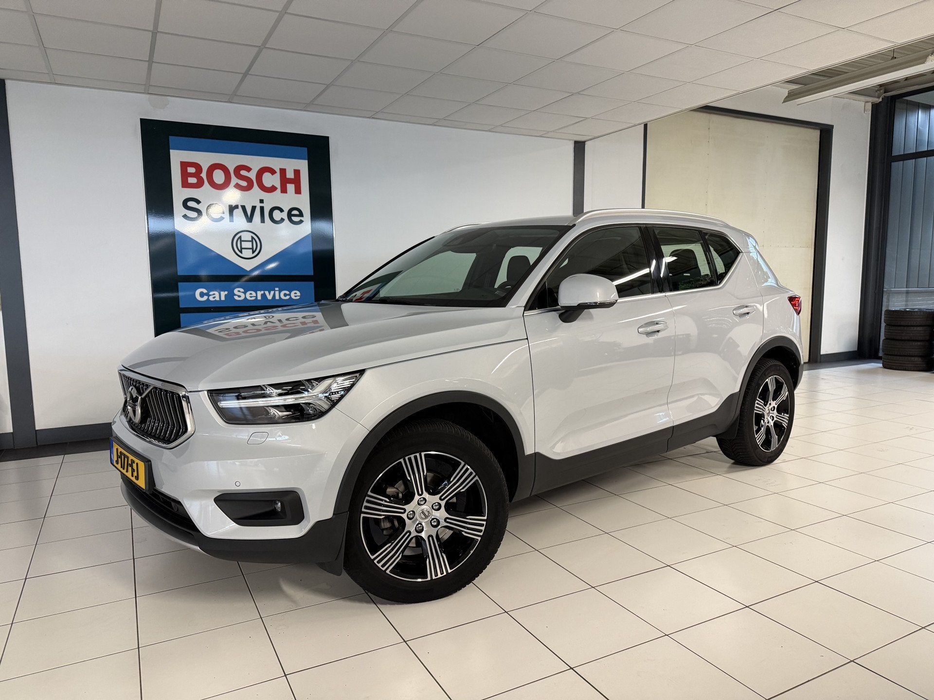 Volvo XC40 1.5 T3 Inscription Leer /Trekhaak / Camera, 12 maanden, Wit, Leder, Bedrijf