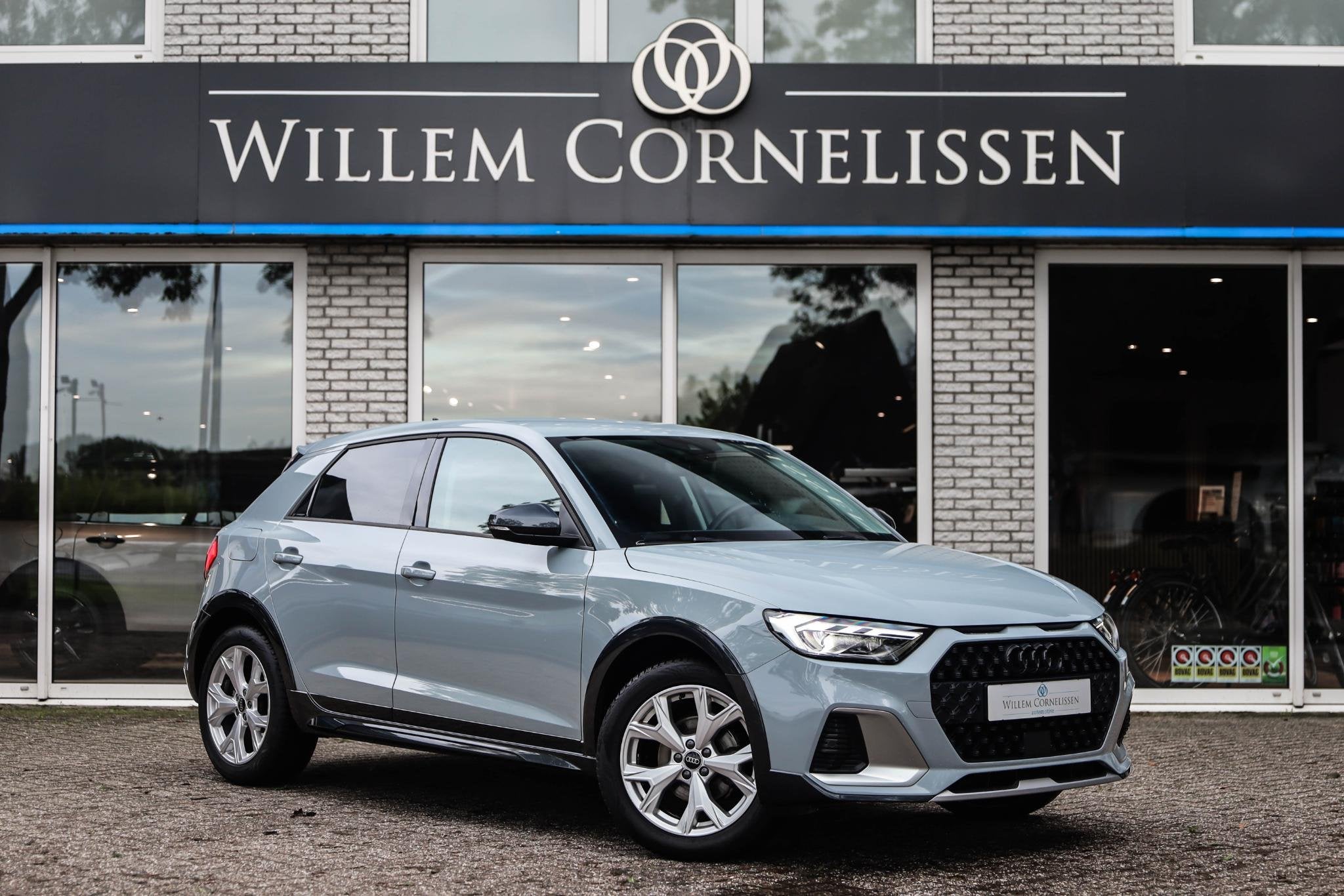 Audi A1 citycarver 30 TFSI epic Led Camera Stoelverwarming K, Auto's, Stof, Euro 6, 49 €/maand, Grijs