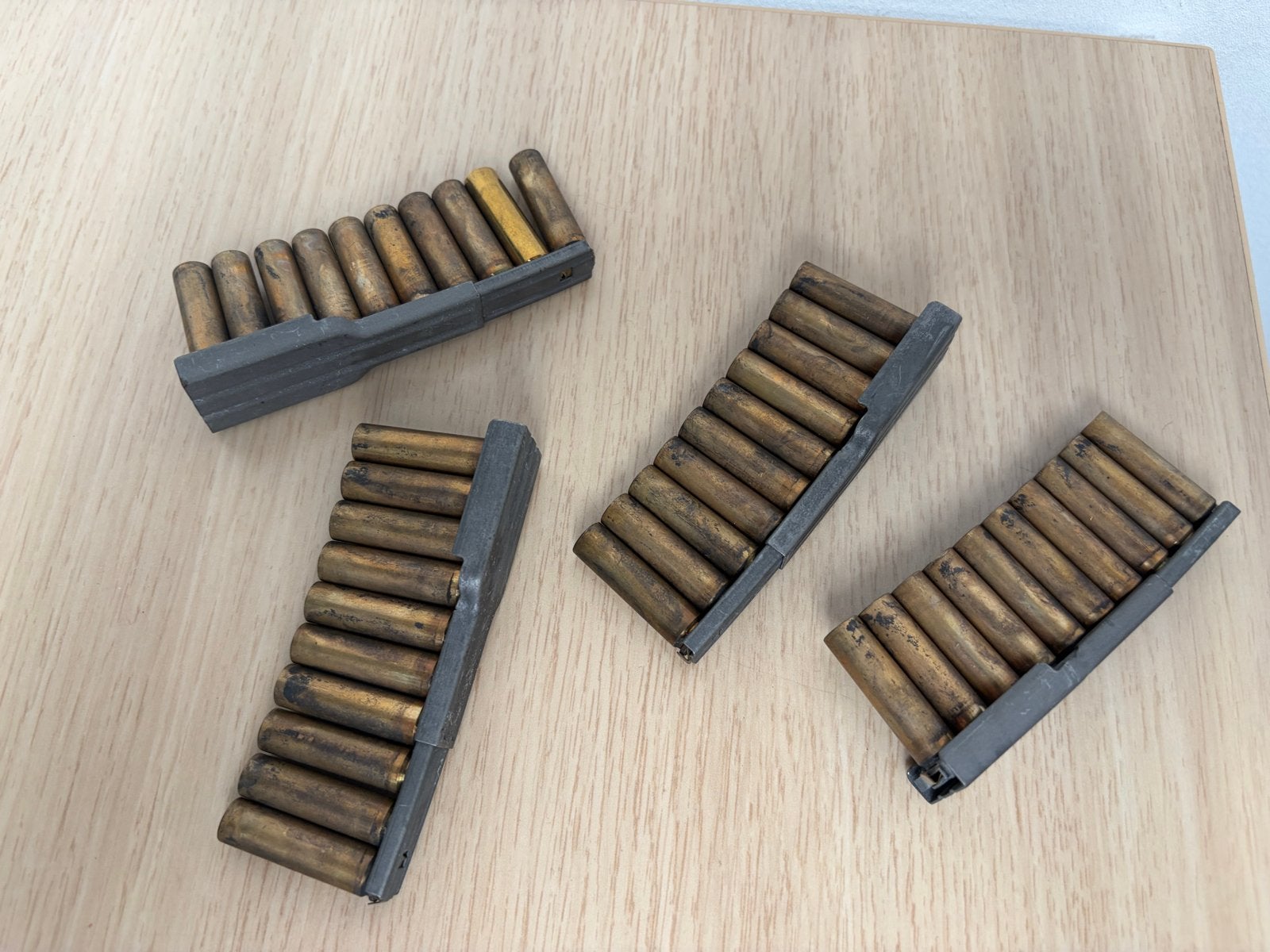 Munitiehulzen op stripperclips .30 M1 Carbine, Verzenden, Overige soorten, Amerika, Hulzen of Bodemvondsten