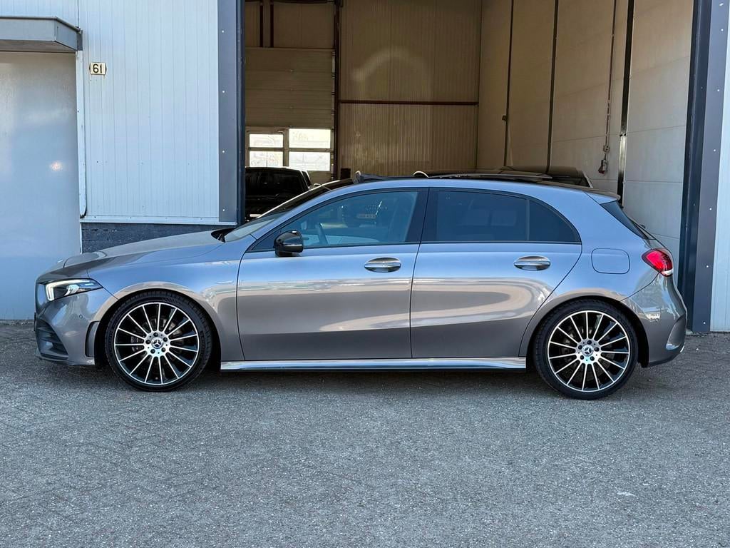 Mercedes-Benz A-klasse 200 AMG Panoramadak|Widescreen|Sfeerv, Gebruikt, 4 cilinders, Leder en Stof, 163 pk