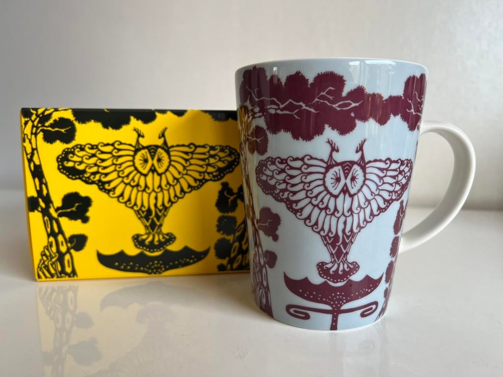 Nieuw in Giftbox Iittala Taika Mok Uni Cherry 0,4 L, Nieuw, Ophalen of Verzenden, Overige stijlen, Kop(pen) en/of Schotel(s)