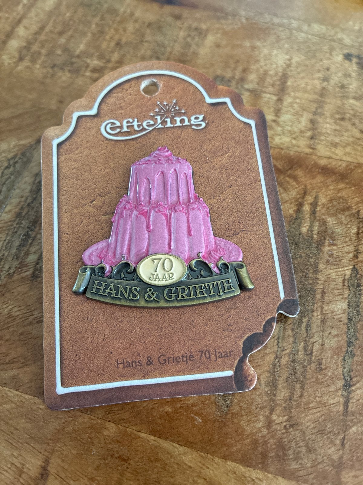 Efteling Hans & Grietje 70 Jaar Pin - Nieuw, Ophalen of Verzenden, Nieuw, Button of Speldje