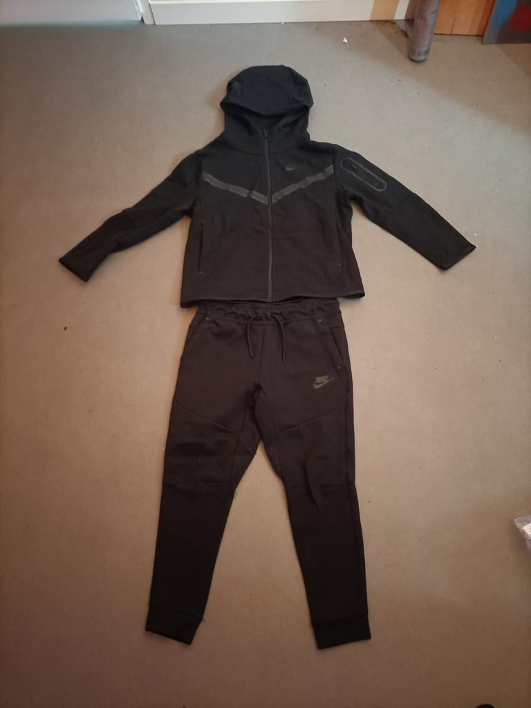 Nike Tech Fleece Trainingspak Zwart - Kids Maat S, Ophalen, Nieuw, Nike, Jongen of Meisje