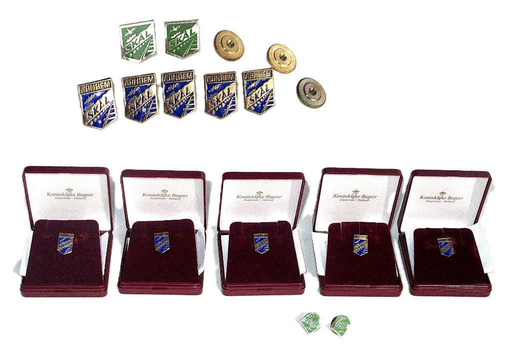 Vintage Zilveren Koninklijke Royal Begeer BV Revers pinnen., Sieraden, Tassen en Uiterlijk, Ophalen of Verzenden, Minder dan 4 cm