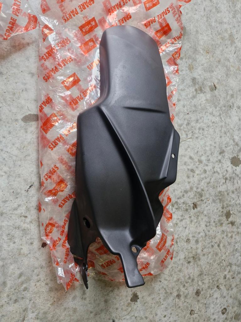 Aprillia sr-50 sr2000 achterspatbord origineel newvold stock, Ophalen of Verzenden