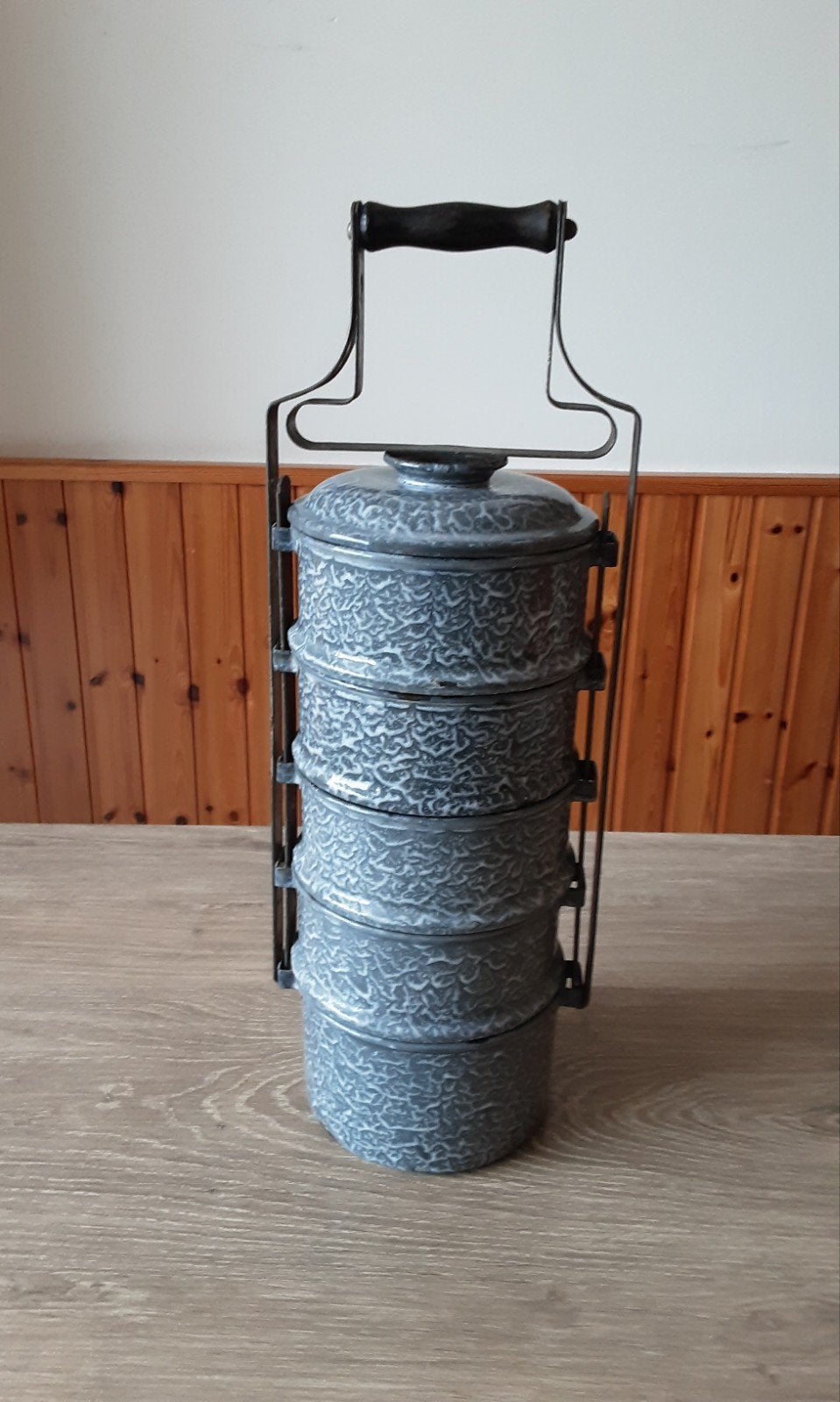 EMAILLE GRIJSGEWOLKTE 5 PANS RANTANG/ETENSDRAGER., Ophalen of Verzenden