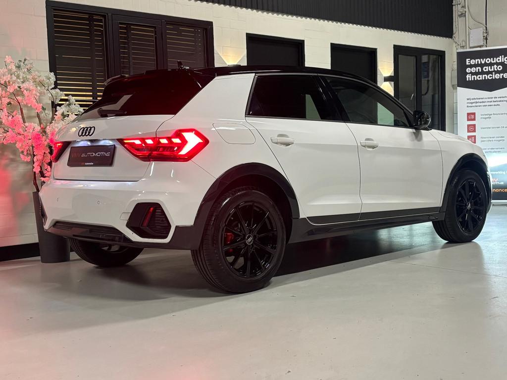 Audi A1 citycarver 30 TFSI S-Line |Sfeer|Leder|Xenon|Matrix|, Auto's, Audi, Zwart, Wit, Bedrijf, 3 cilinders
