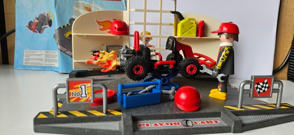 Playmobil 6869 racewagen met werkplaats, Kinderen en Baby's, Speelgoed | Playmobil, Ophalen of Verzenden, Zo goed als nieuw, Complete set