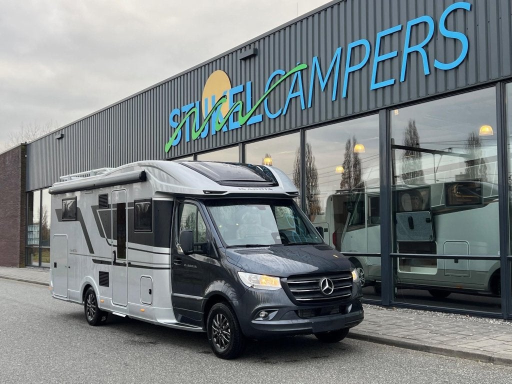 Adria Coral Supreme MB 670 DL LEDER/DAKAIRCONDITIONING, Automaat, Bedrijf, Diesel, Tot en met 3