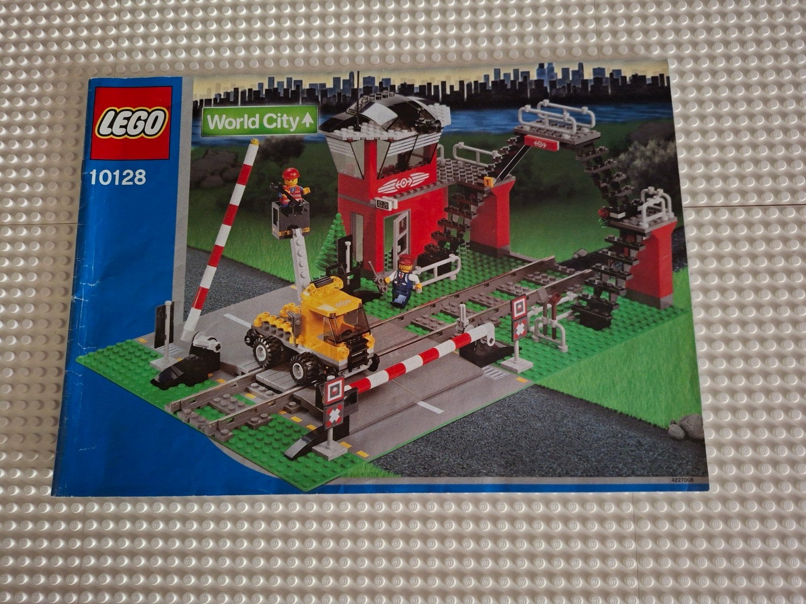 LEGO TREIN 10128 BEWAAKTE-OVERGANG, Ophalen of Verzenden, Zo goed als nieuw, Complete set, Lego
