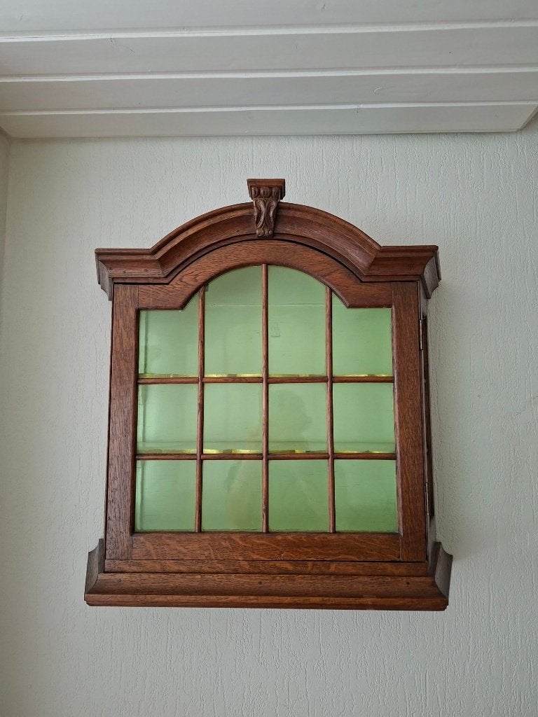 antiek hangkastje, Ophalen