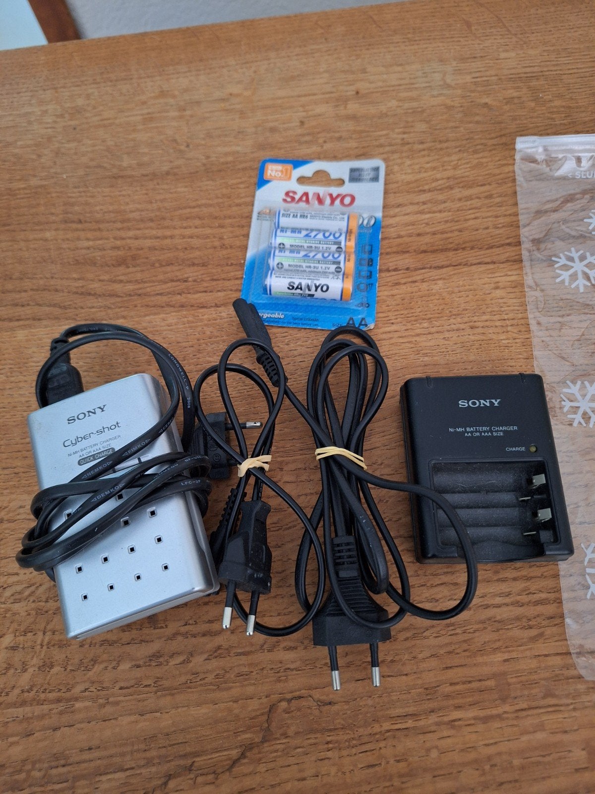 Sony batterij oplader AA met batterijen nieuw, Audio, Tv en Foto, Opladers, Ophalen of Verzenden