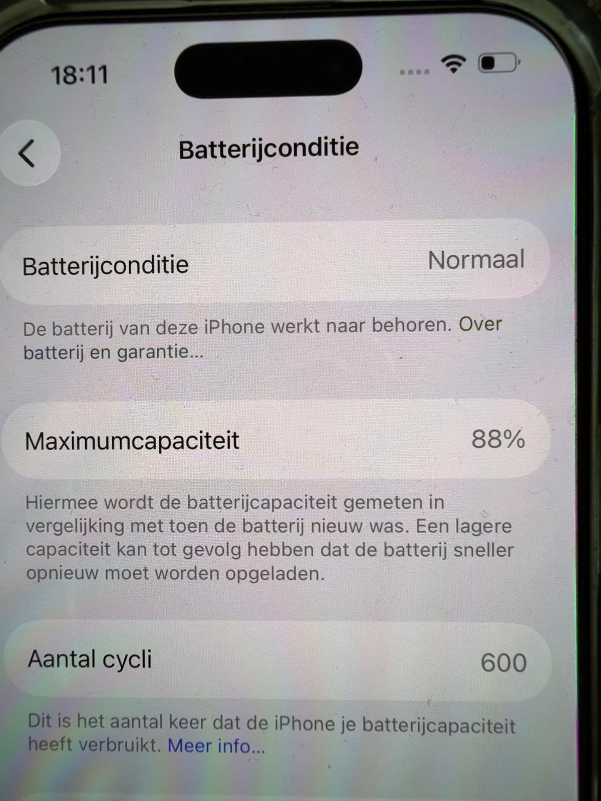Foto 9 van Apple iPhone 16 pro black 256GB - batterij 88%