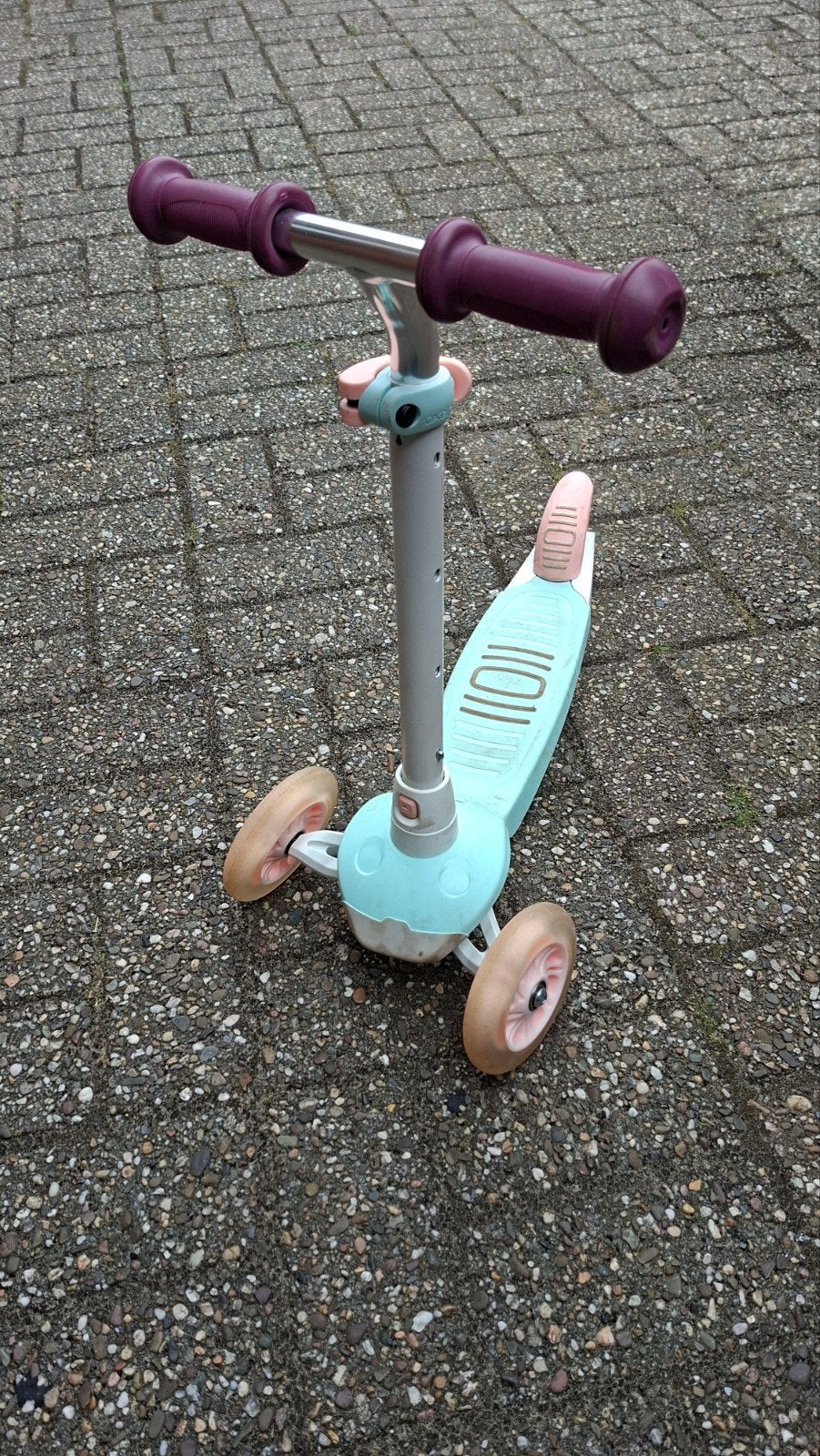 Kinderstep Decathlon met lampjes in de wielen, Fietsen en Brommers, Steps, Ophalen of Verzenden, Gebruikt, Gewone step, Decathlon