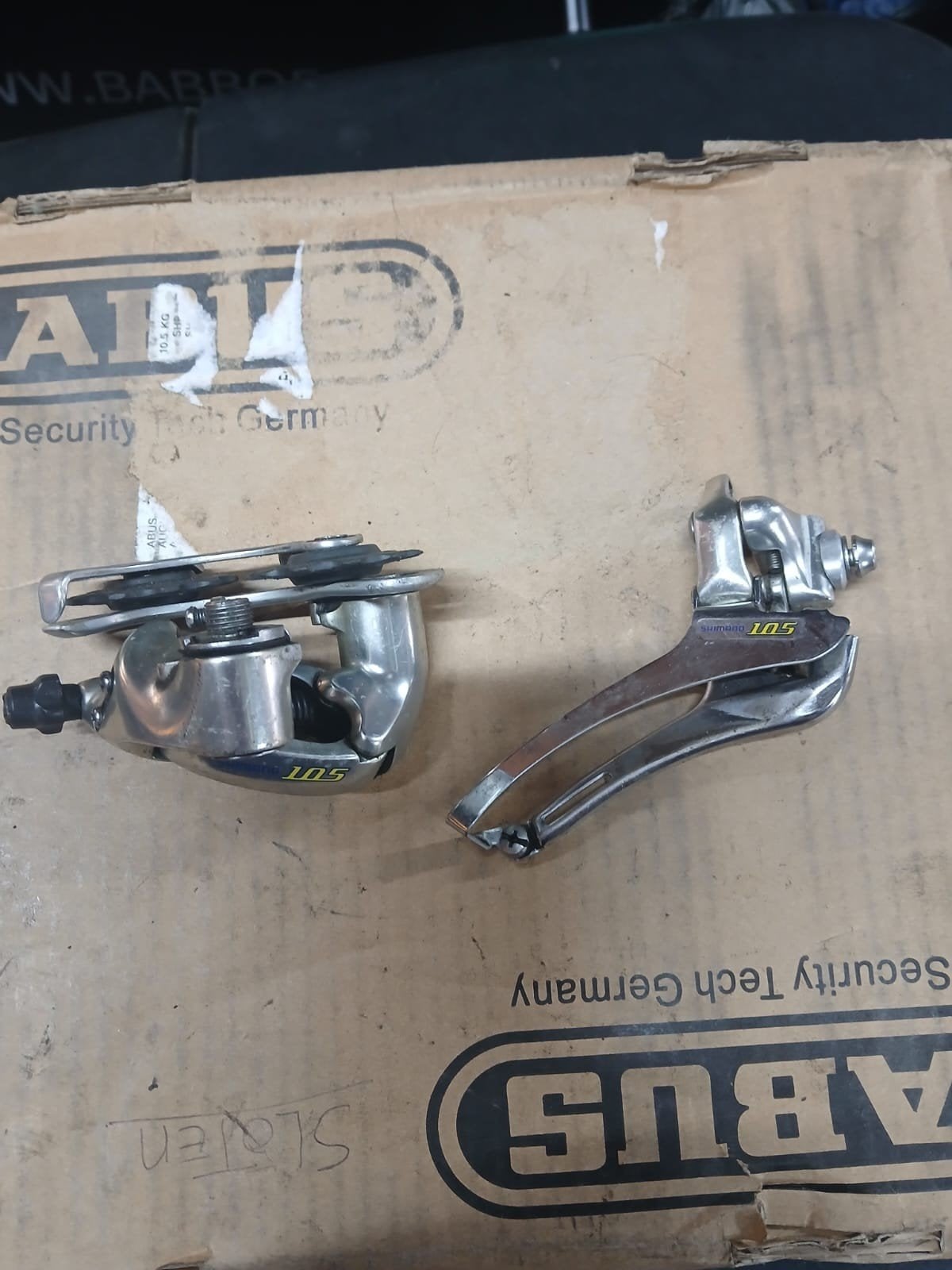 Shimano 105 voor en achter Derailleur., Fietsen en Brommers, Fietsonderdelen, Ophalen, Gebruikt, Derailleur of Ketting, Shimano 105 voor Derailleur en achter Derailleur korte kooi.