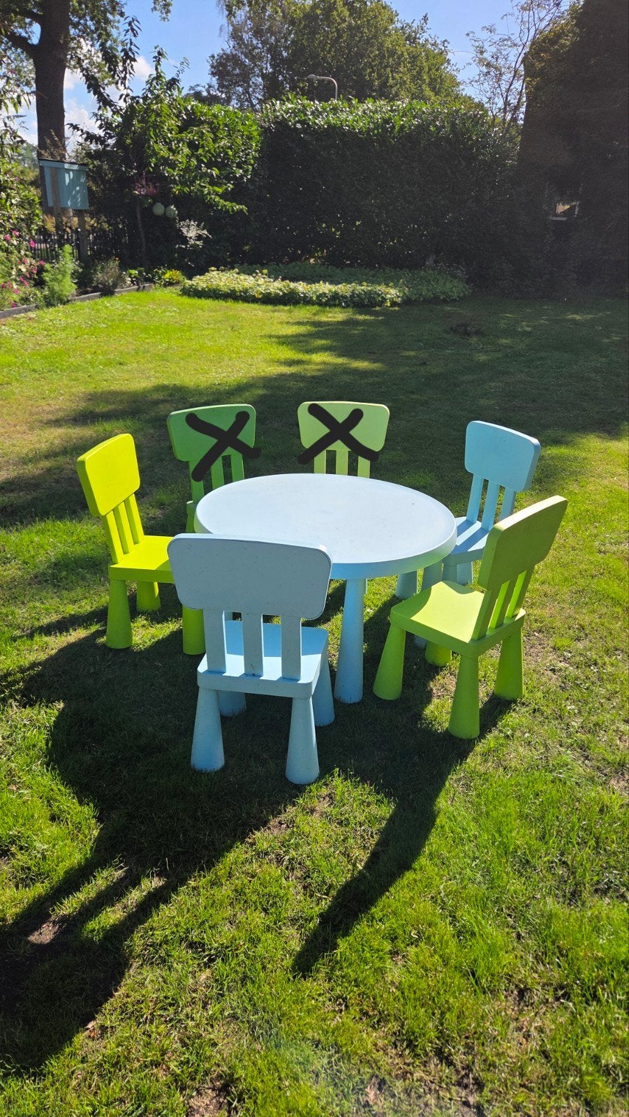 IKEA MAMMUT kindertafel met 4 stoeltjes, Ophalen, Gebruikt, Tafel(s) en Stoel(en)