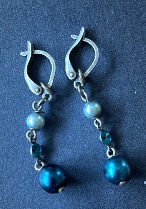 Elegante oorbellen met blauwe en grijze parels, Overige materialen, Hangers, Blauw, Ophalen of Verzenden
