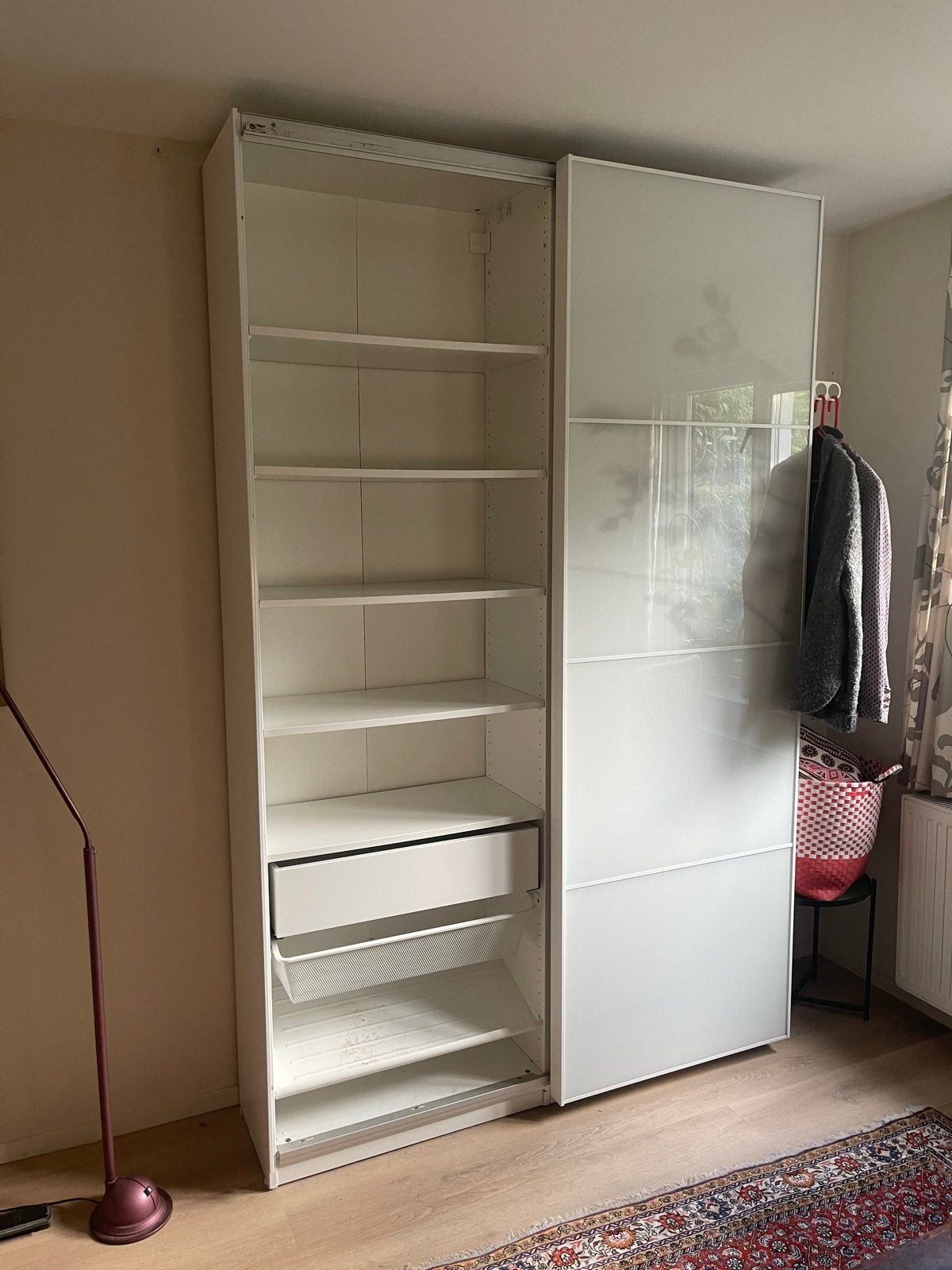 IKEA Kast met schuifdeuren en lades, schoenenrek en hangdeel, Ophalen, 100 tot 150 cm, 200 cm of meer, Met lade(s)