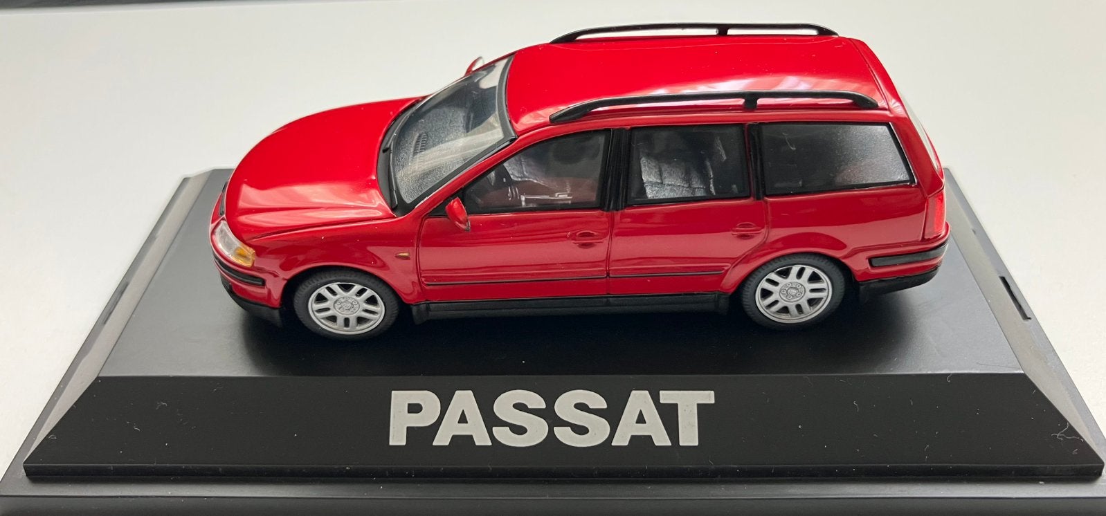 Schuco Volkswagen Passat Variant B7 2011 mint staat 1:43, Ophalen of Verzenden, Nieuw, Auto, Schuco