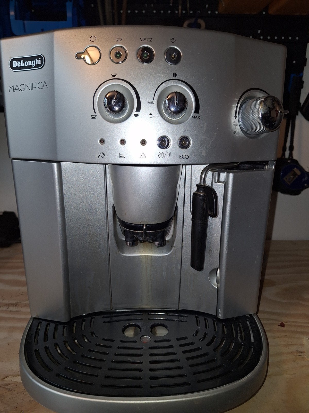 DeLonghi Magnifica Koffiemachine - Gebruikt, Gebruikt, 10 kopjes of meer, Koffiemachine, Afneembaar waterreservoir