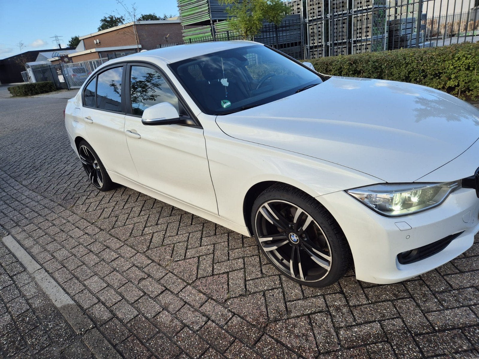 BMW 3-Serie 2.0 316d AUTOMAAT 2012 Wit xenon navi sedan!, Automaat, 1995 cc, Zwart, 4 cilinders