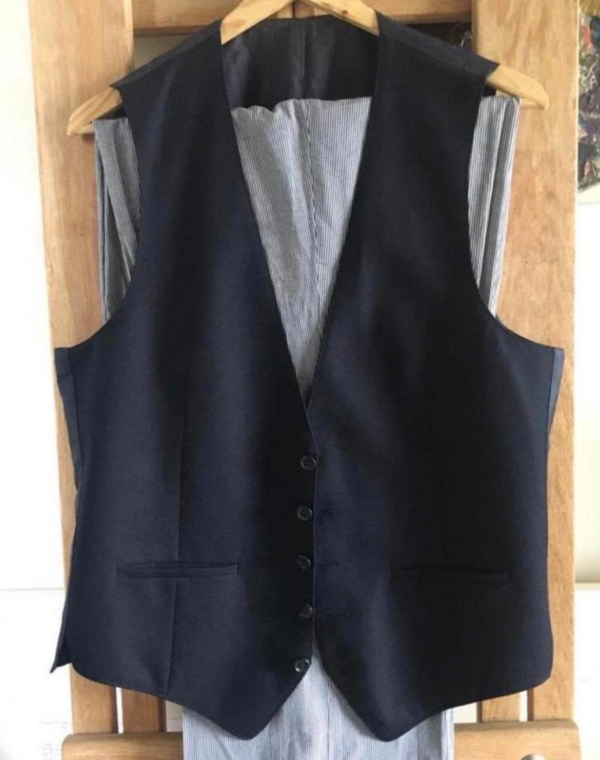 Stijlvol heren gilet handwek wol donkerblauw, Kleding | Heren, Kostuums en Colberts, Ophalen, Zo goed als nieuw, Maat 48/50 (M)