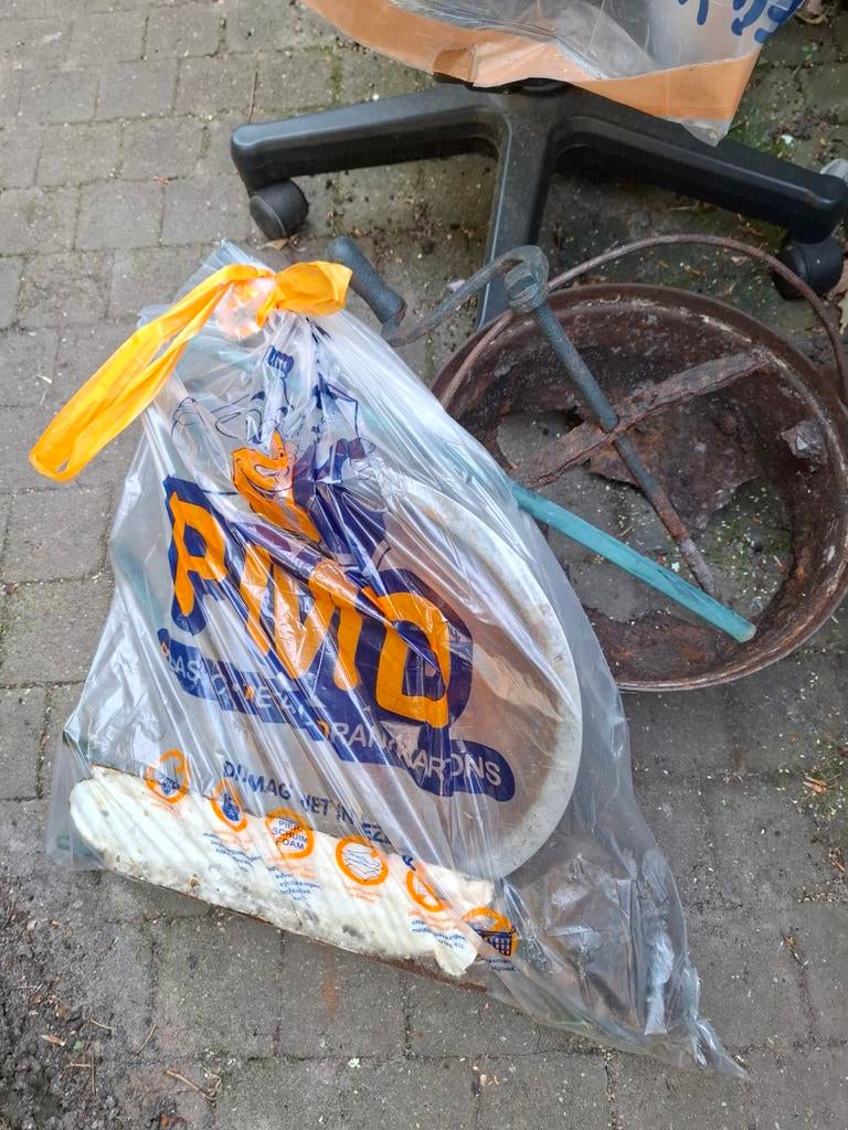 Oud ijzer wie kan ik er blij mee maken, Ophalen of Verzenden, Gebruikt
