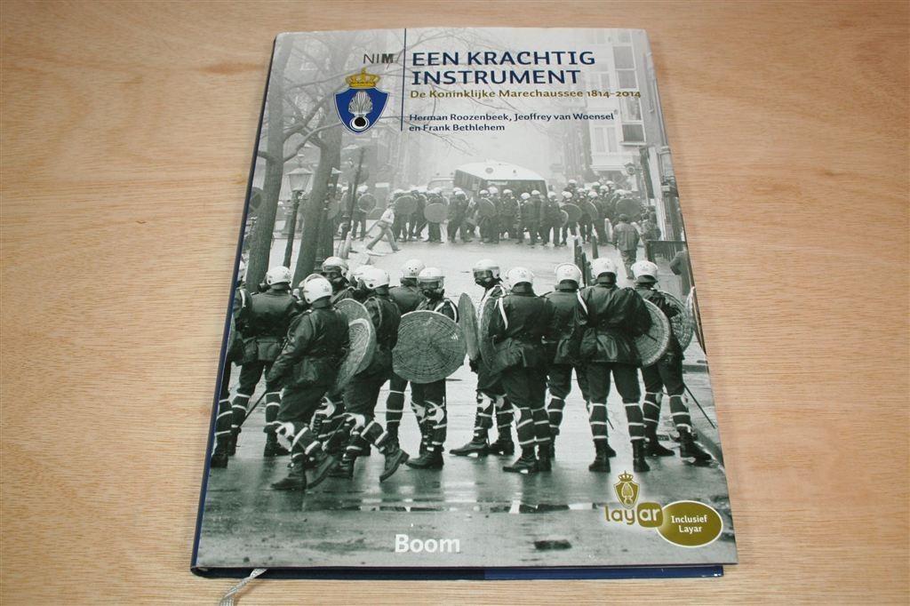 Een krachtig instrument — Marechaussee [1814-2014], Ophalen of Verzenden, Tweede Wereldoorlog, Zo goed als nieuw, Overige onderwerpen