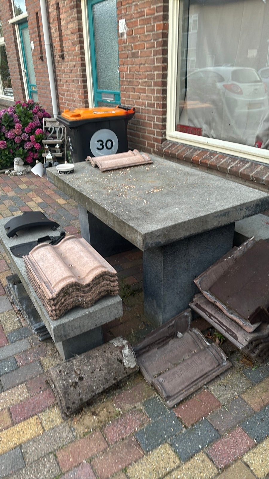 Stevige picknicktafel met bankjes van beton, Tuin en Terras, Ophalen of Verzenden, Gebruikt, Rechthoekig, Overige materialen