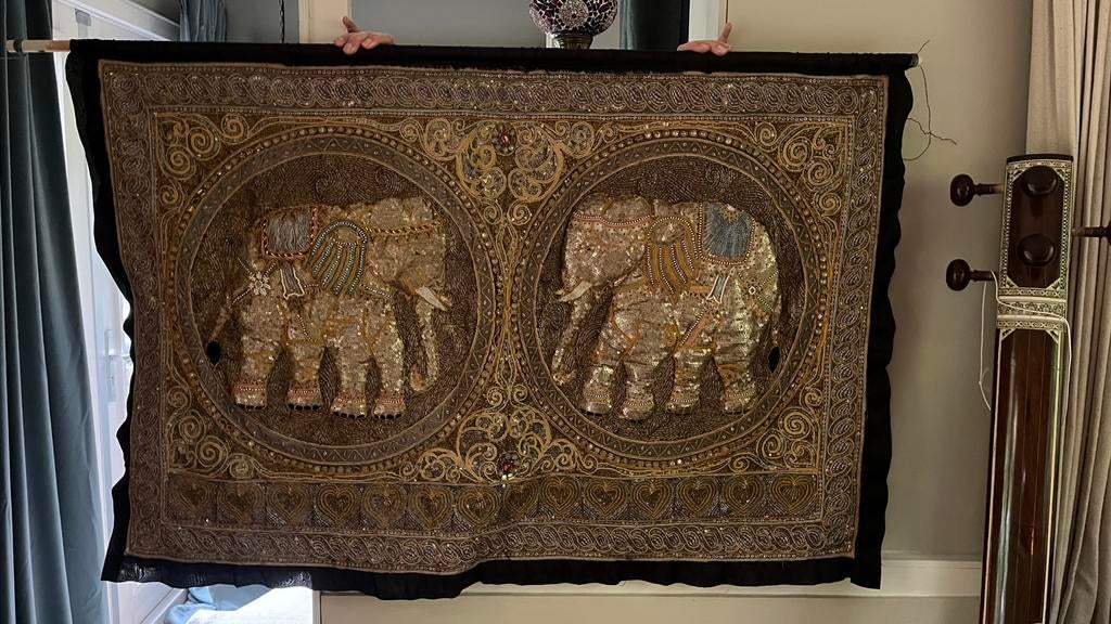 Decoratie wandkleed uit India, Ophalen