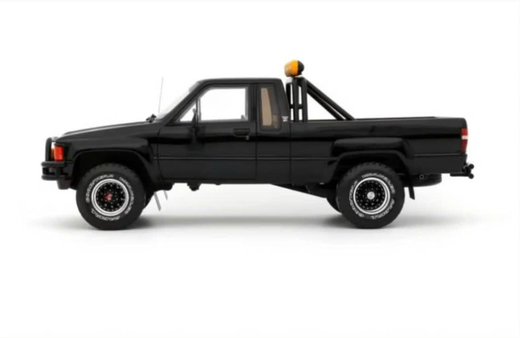 TOYOTA HILUX SR5 ZWART 1985 BTTF OTTO MOBILE 1/18 OT481B, Verzenden, Nieuw, Auto, OttOMobile
