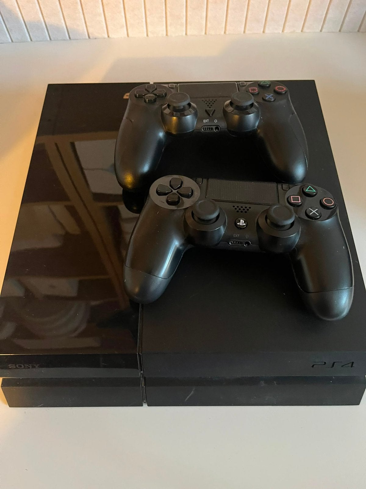 Playstation 4 met 2 controllers, Ophalen of Verzenden, Zo goed als nieuw, Met 2 controllers, Original