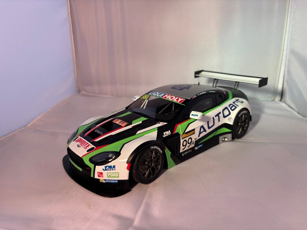 Autoart 1:18 Aston Martin Vantage V12 12uur Bathurst 2015, Ophalen of Verzenden, Zo goed als nieuw, Auto, Autoart