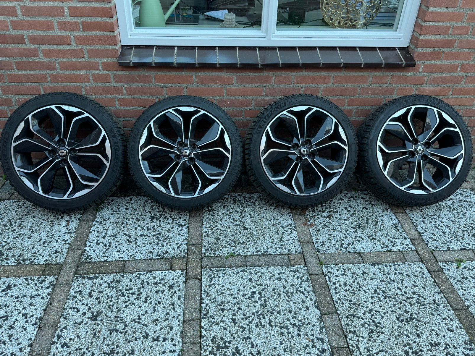 Renault Clio IV/V Winterbanden met velgen 17 inch, Auto-onderdelen, Ophalen, Gebruikt, Banden en Velgen, 17 inch