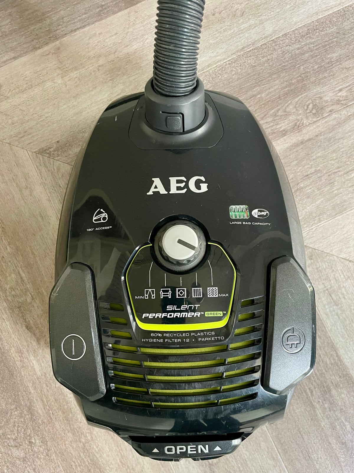 AEG SilentPerformer stofzuiger ASP7130 (reparatie nodig), Witgoed en Apparatuur, Gebruikt, Minder dan 1200 watt, AEG, Ophalen
