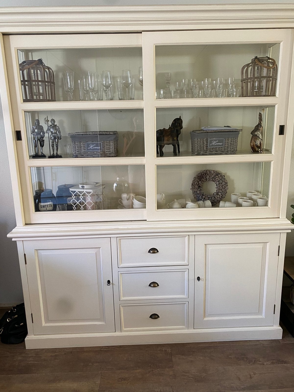 Vitrinekast, onder de dressoir en bovenop vitrine, Ophalen, 50 tot 100 cm, Zo goed als nieuw, 150 tot 200 cm