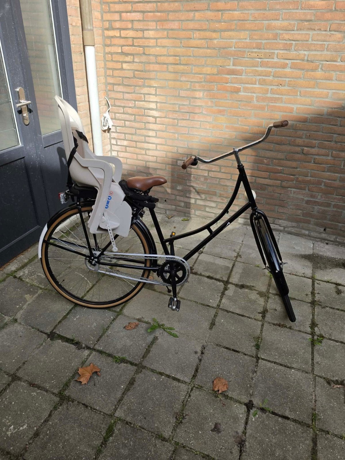 Zwarte damesfiets met kinderzitje, Terugtraprem, Ophalen, Overige merken, 53 tot 56 cm