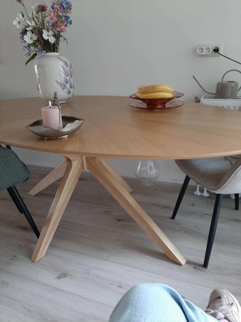 Elegante ovale eettafel van eikenhout, Modern, Scandinavisch, Eikenhout, Zo goed als nieuw, Vijf personen of meer